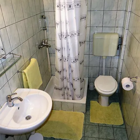 Argus Apartment *