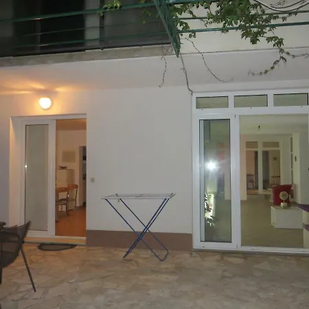 Argus Apartman *